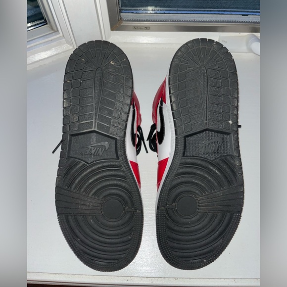 COPY - Air Jordan 1 Mid GS ‘Chicago Black Toe’ - Picture 5 of 5